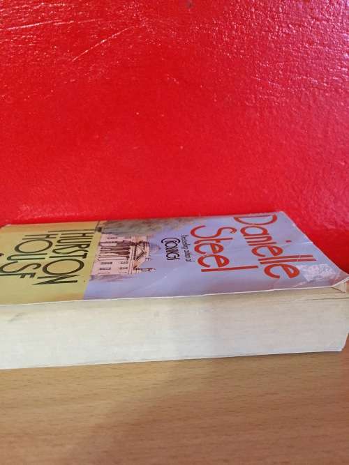 THURSTON HOUSE - DANIELLE STEEL